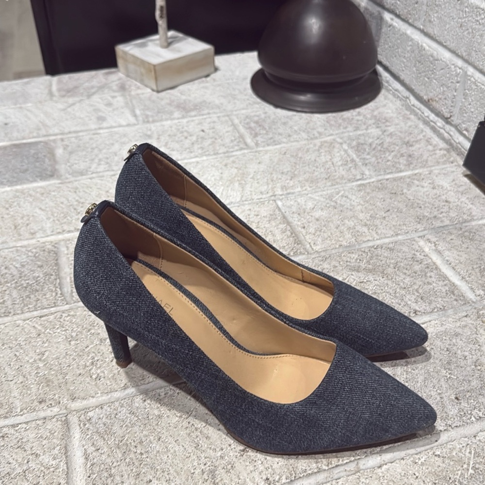 Michael kors gently used two times jean shoes